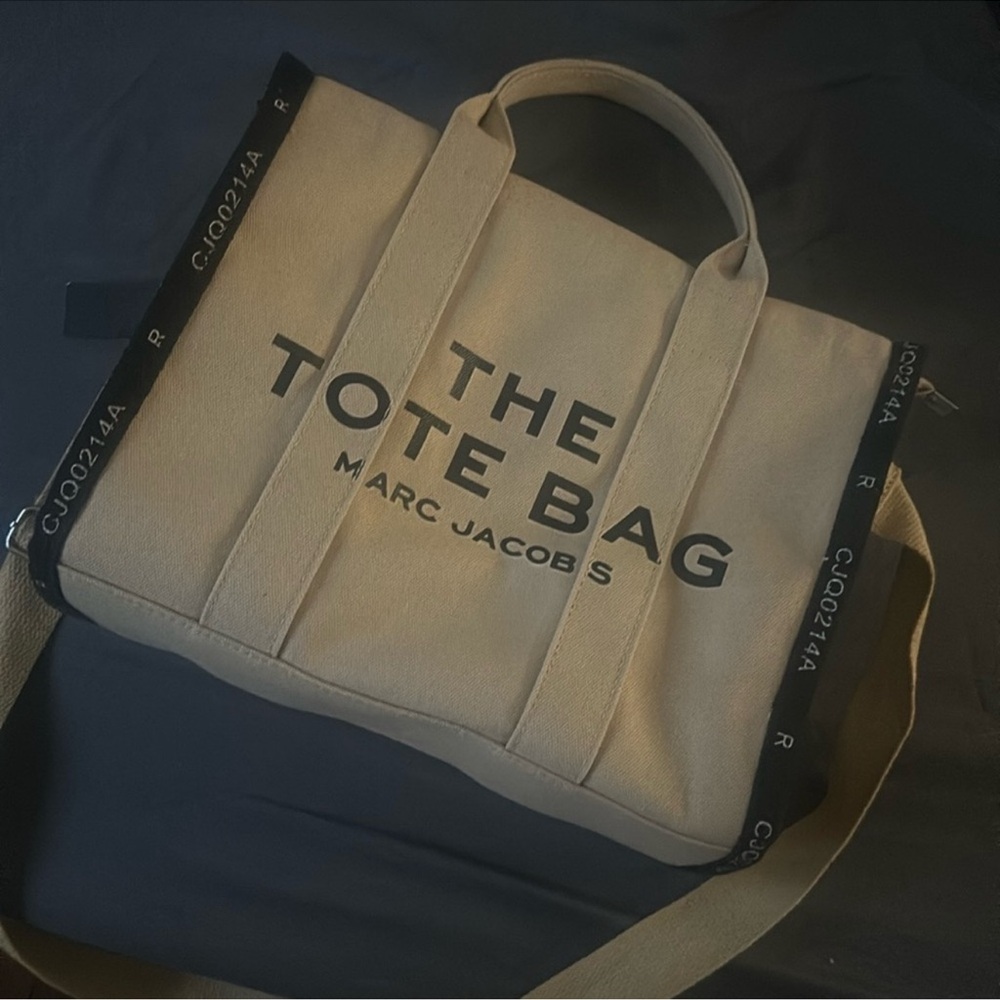 Marc Jacobs Medium Size Tote Bag